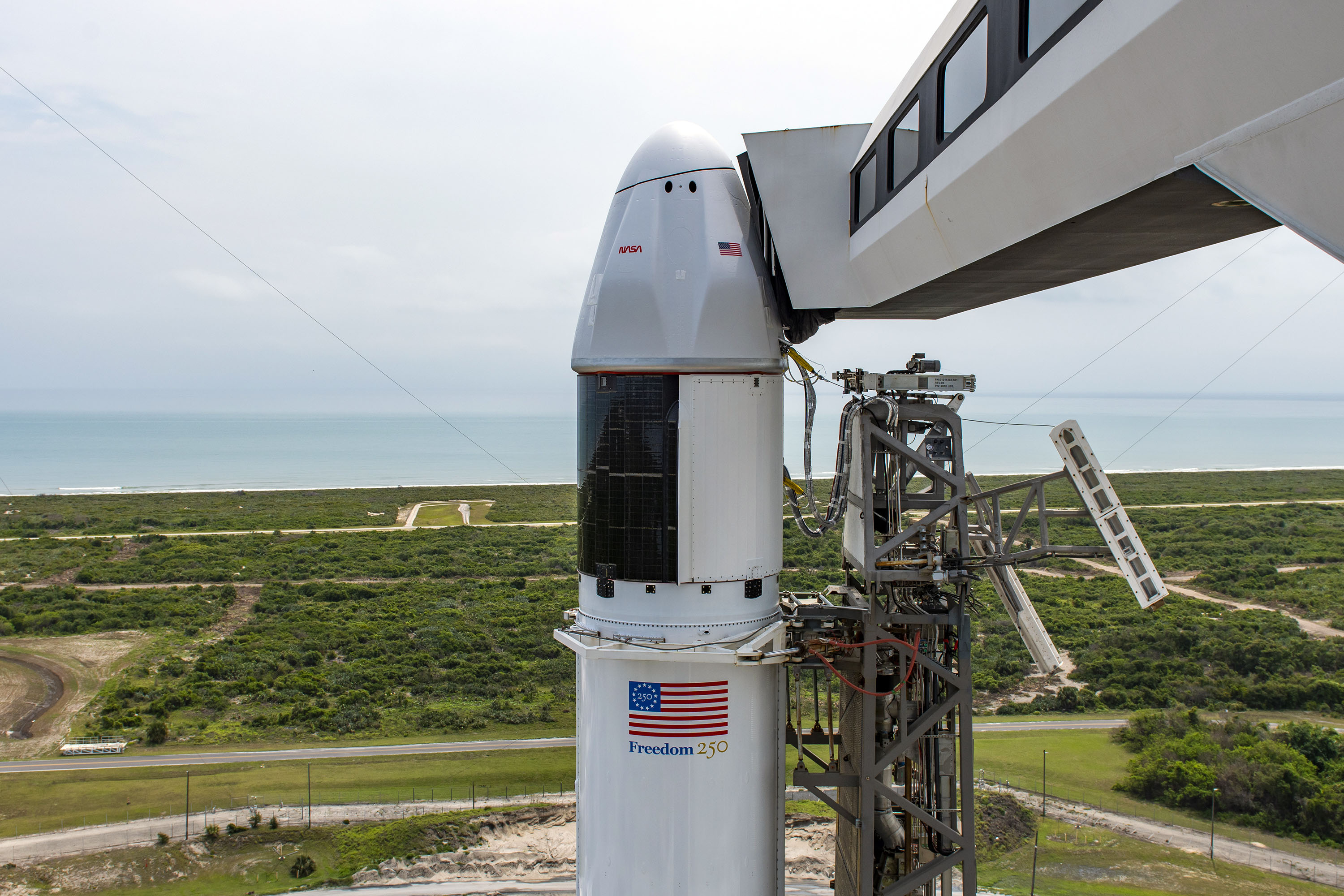 【HYT】スペースコンバイン 20000cc SPACE COMBINE SpaceX cargo mission launching 6,500 pounds of supplies and