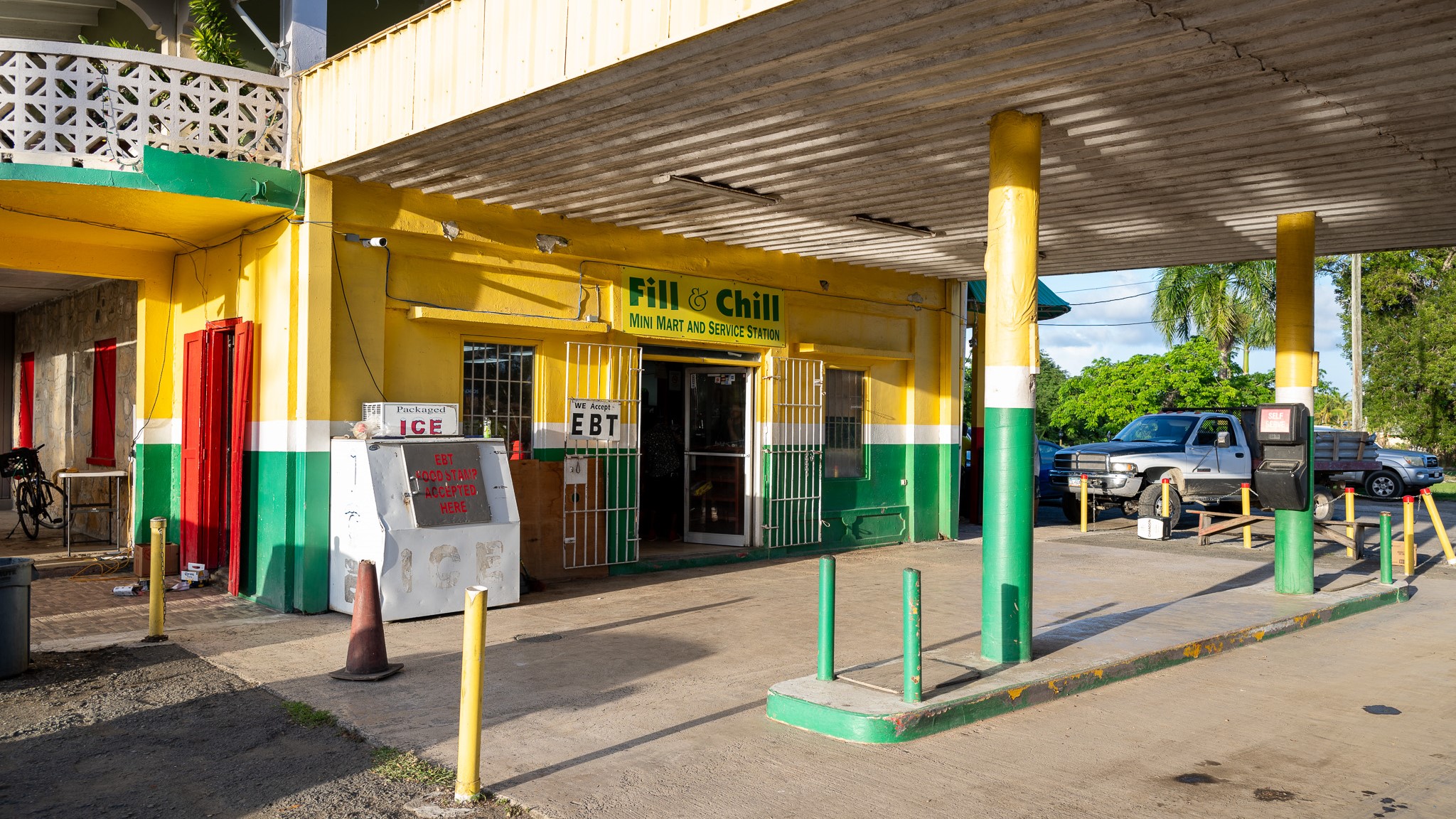 Barbell Service Station