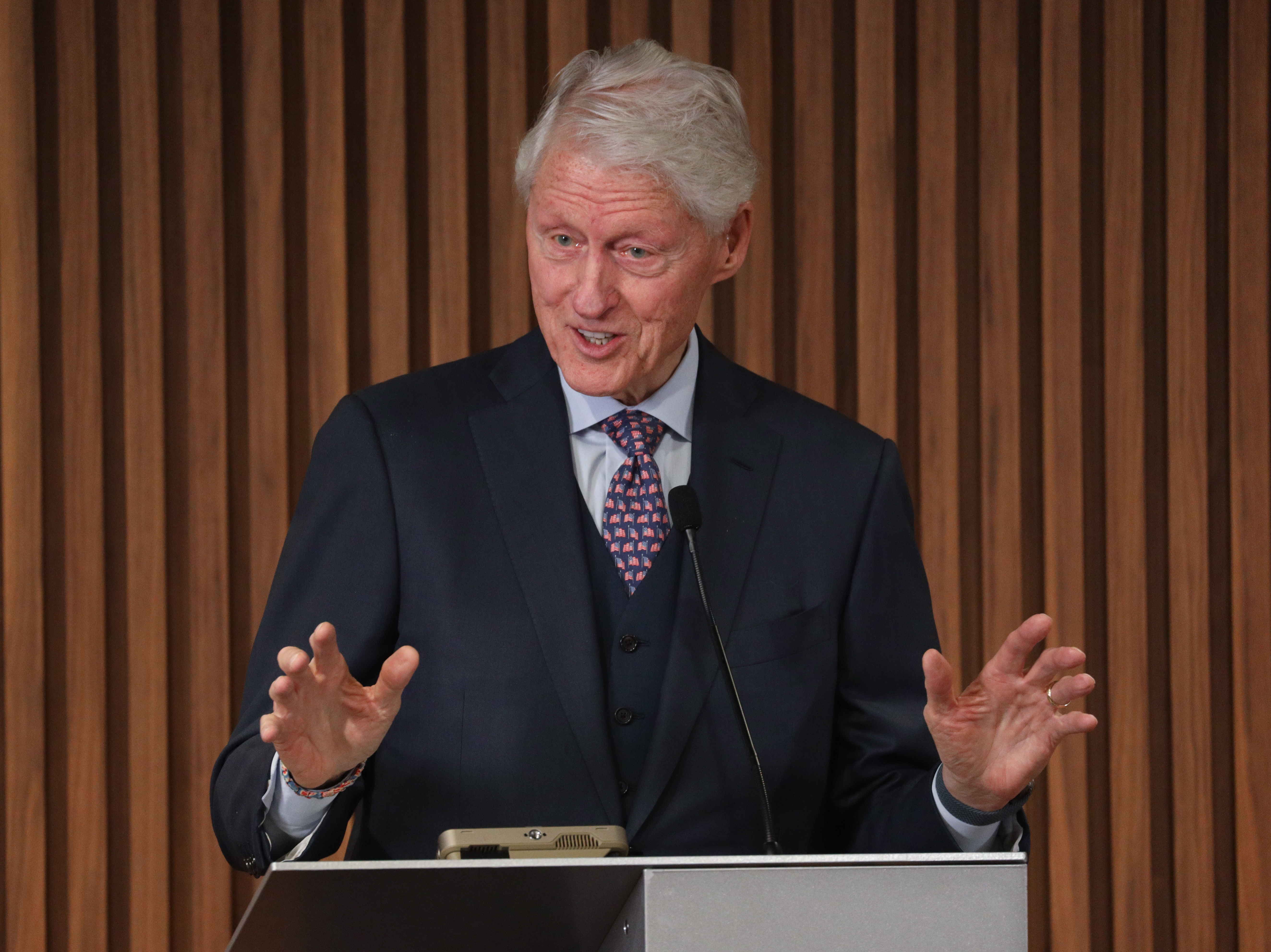 Bill Clinton visits Rochester to give commencement speech at Golisano Business Institute