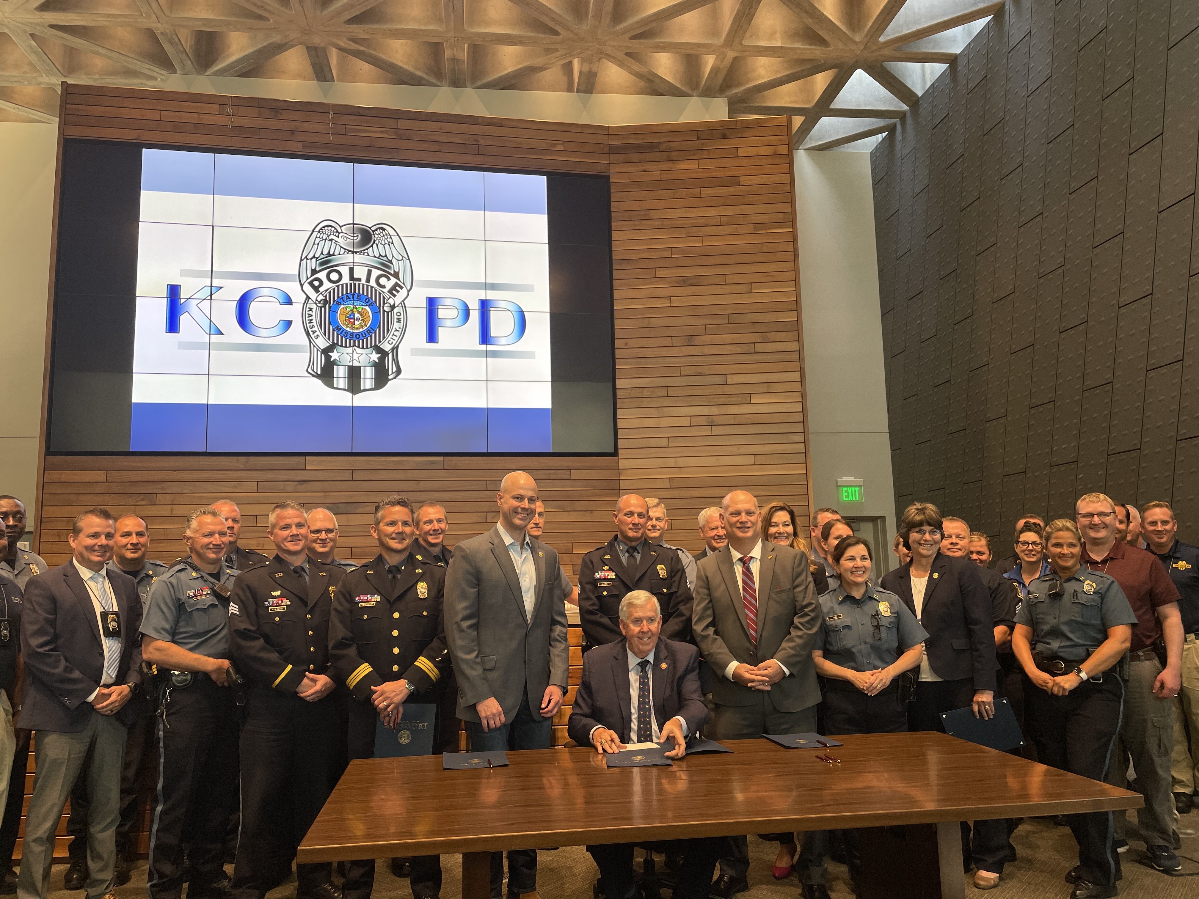 Missouri governor puts KCPD spending bill to statewide vote - Vimarsana News