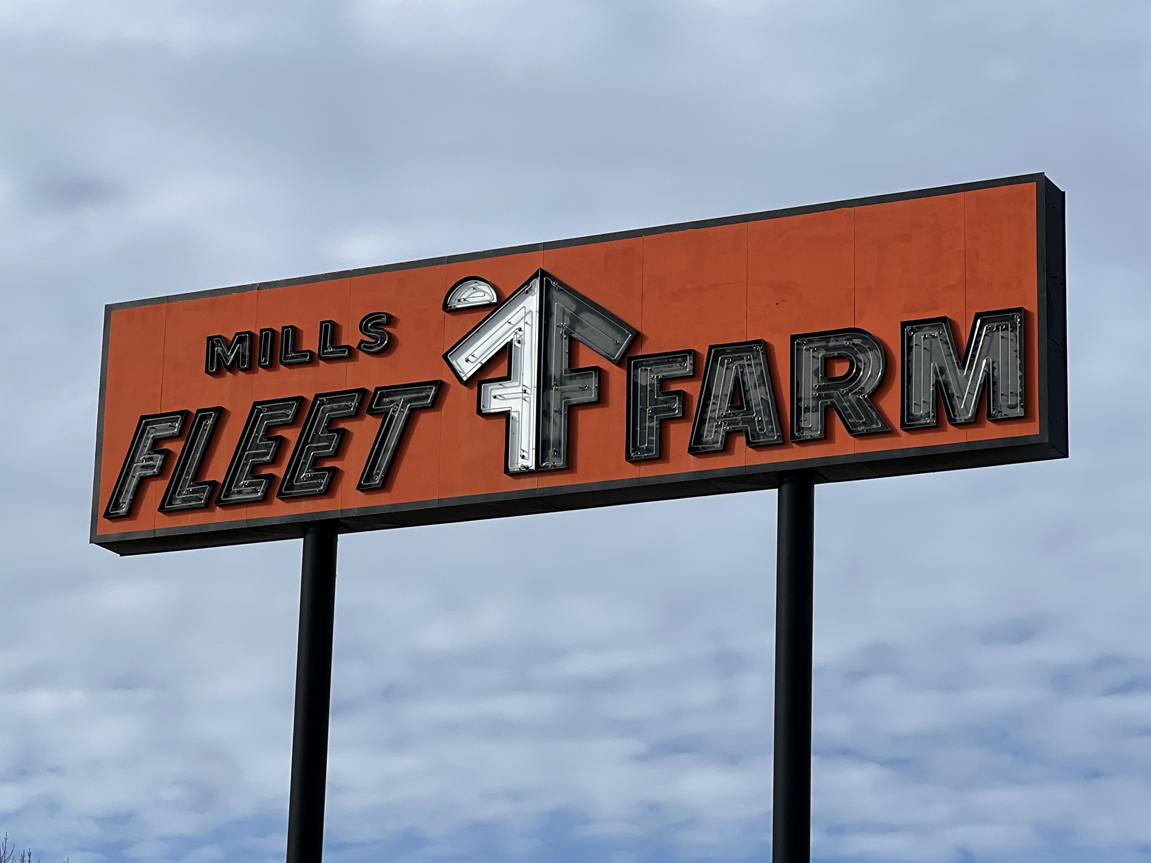 Fleet Farm to pay $1M, change gun policies under straw purchases settlement  | KAXE