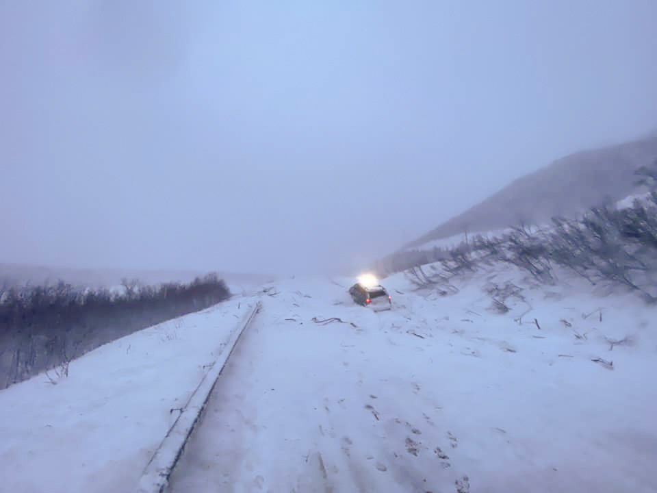 Avalanche blocks Parks Highway near Cantwell | KUAC.org