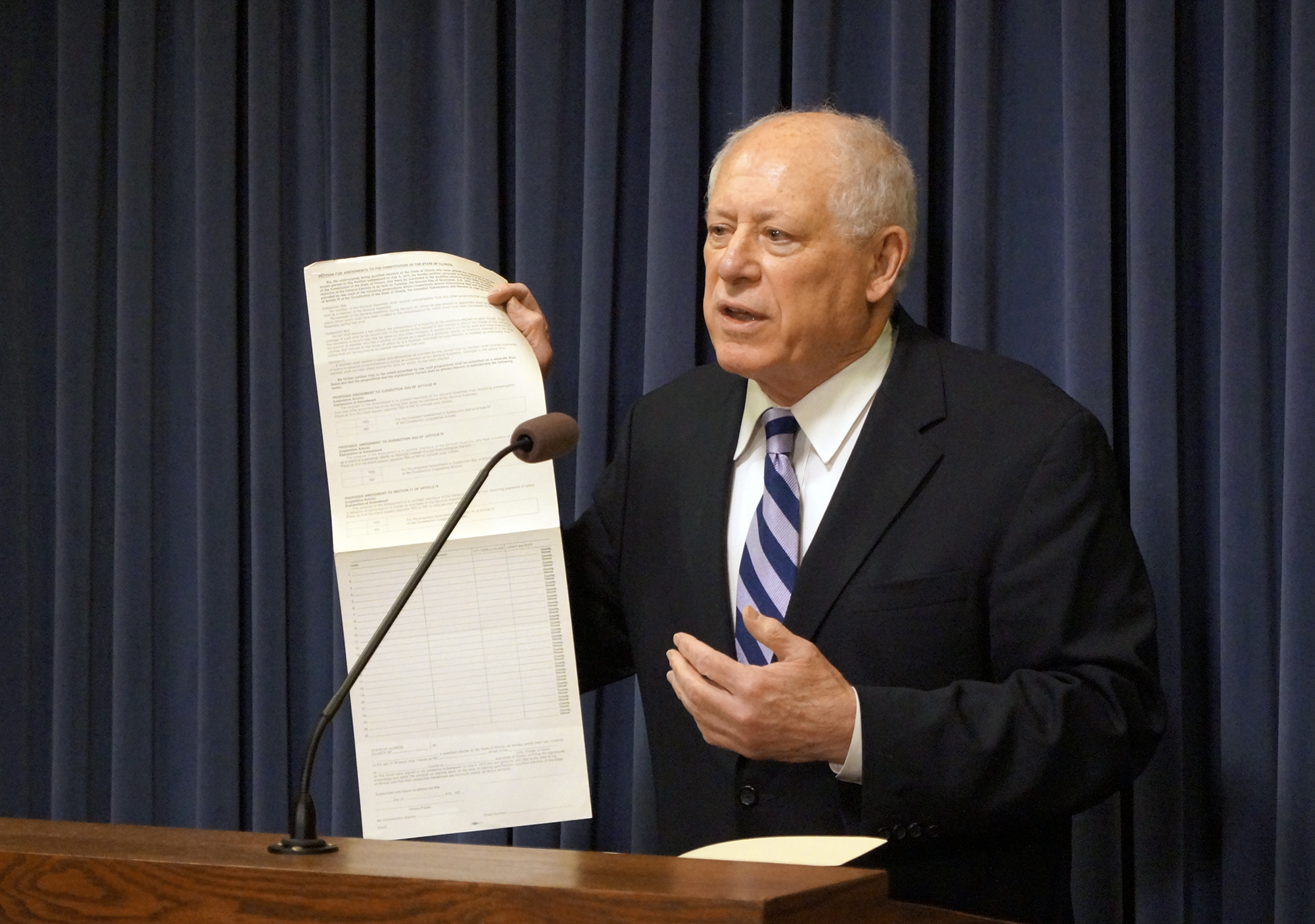 Former Gov. Pat Quinn backs GOP-sponsored ethics amendment | WCBU Peoria