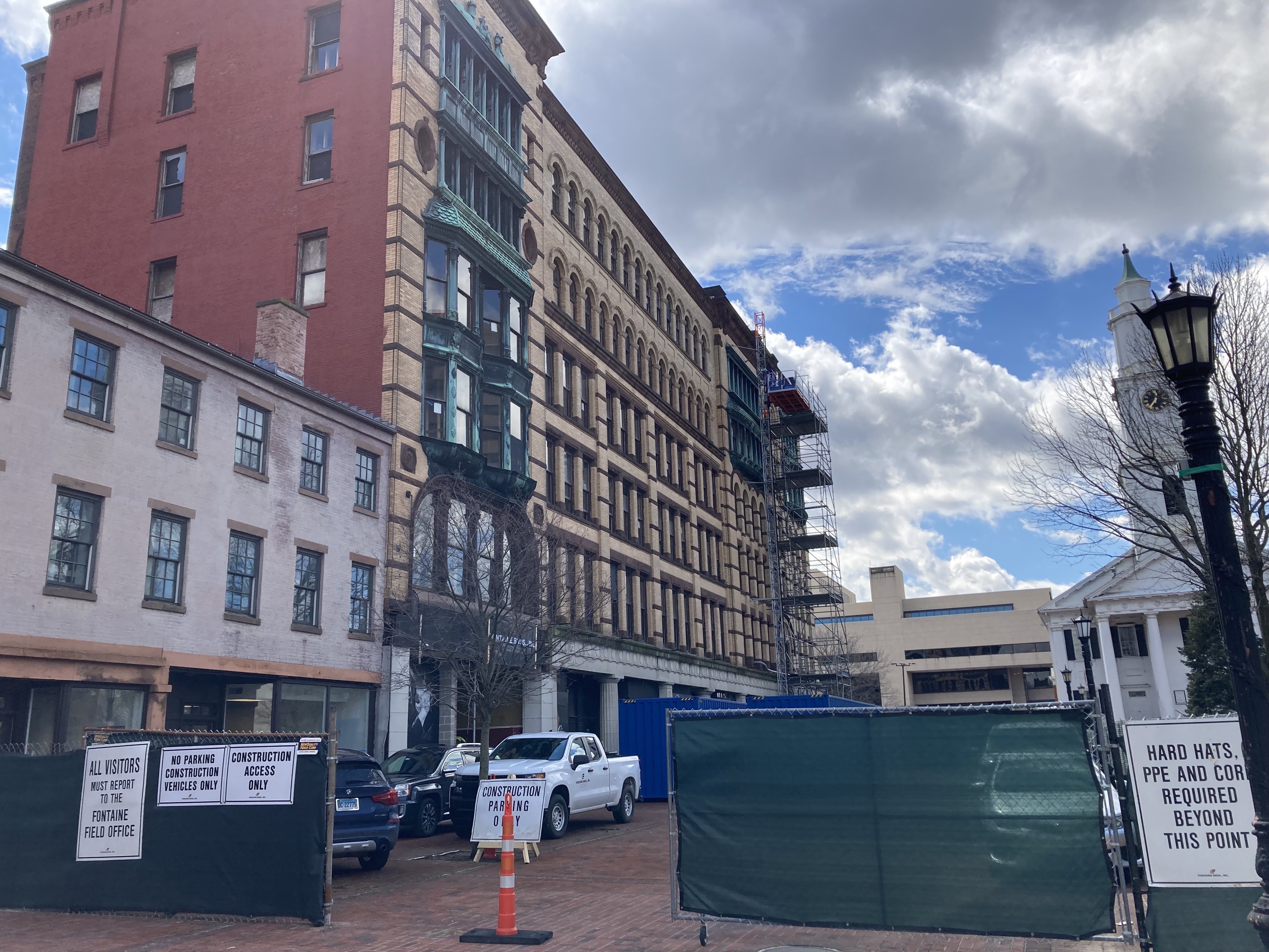 GUMP'S 『FORBIDDEN COURT』　4組(20点) Springfield City Council approves $6.5 million more for