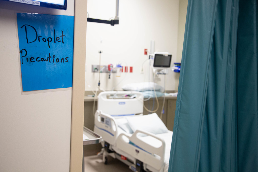 COVID-19, flu and RSV overwhelm Texas hospitals just as pandemic surge briefly subsided - Vimarsana News