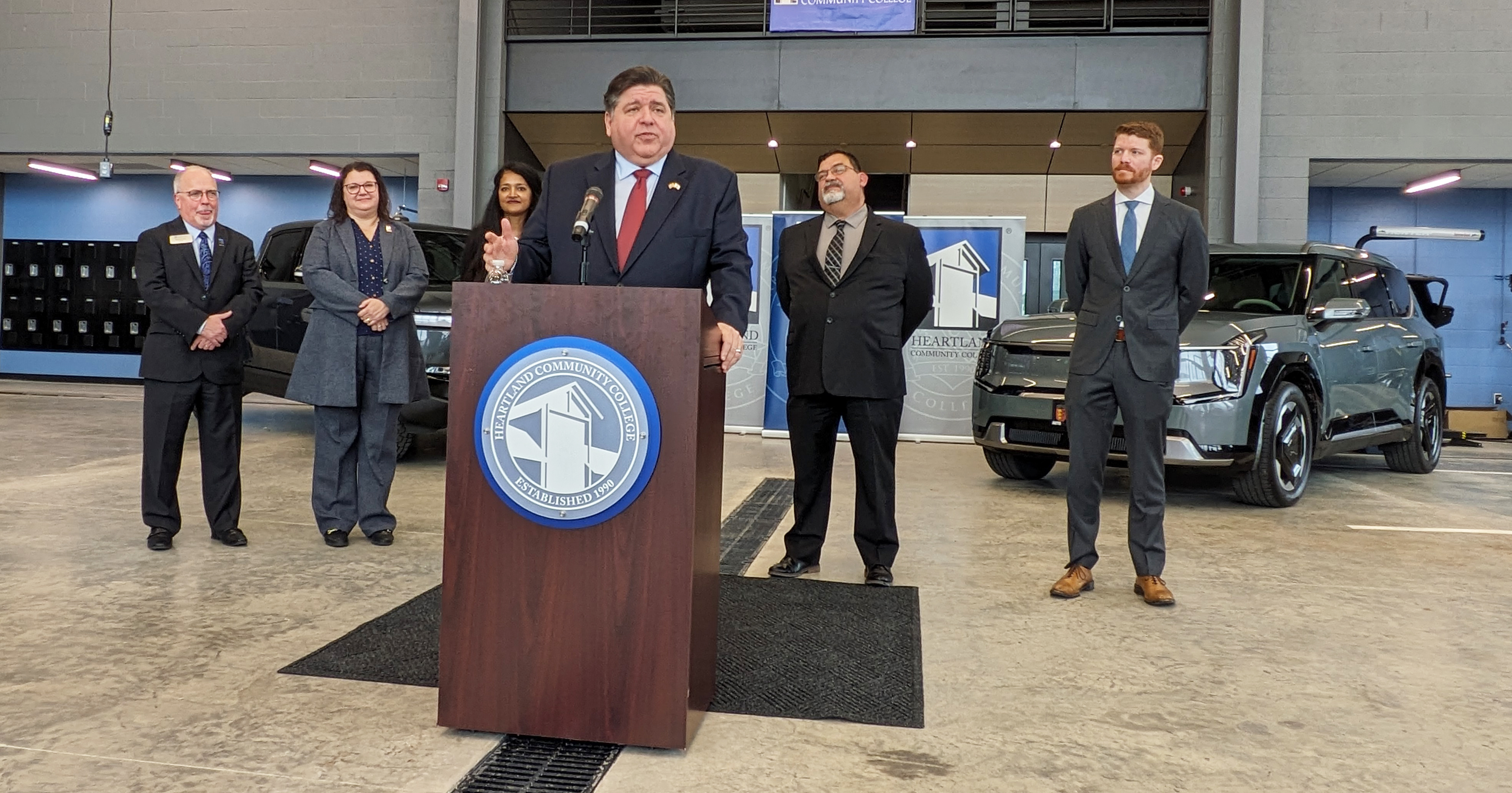 Pritzker praises Heartland as a 'model' during Advanced