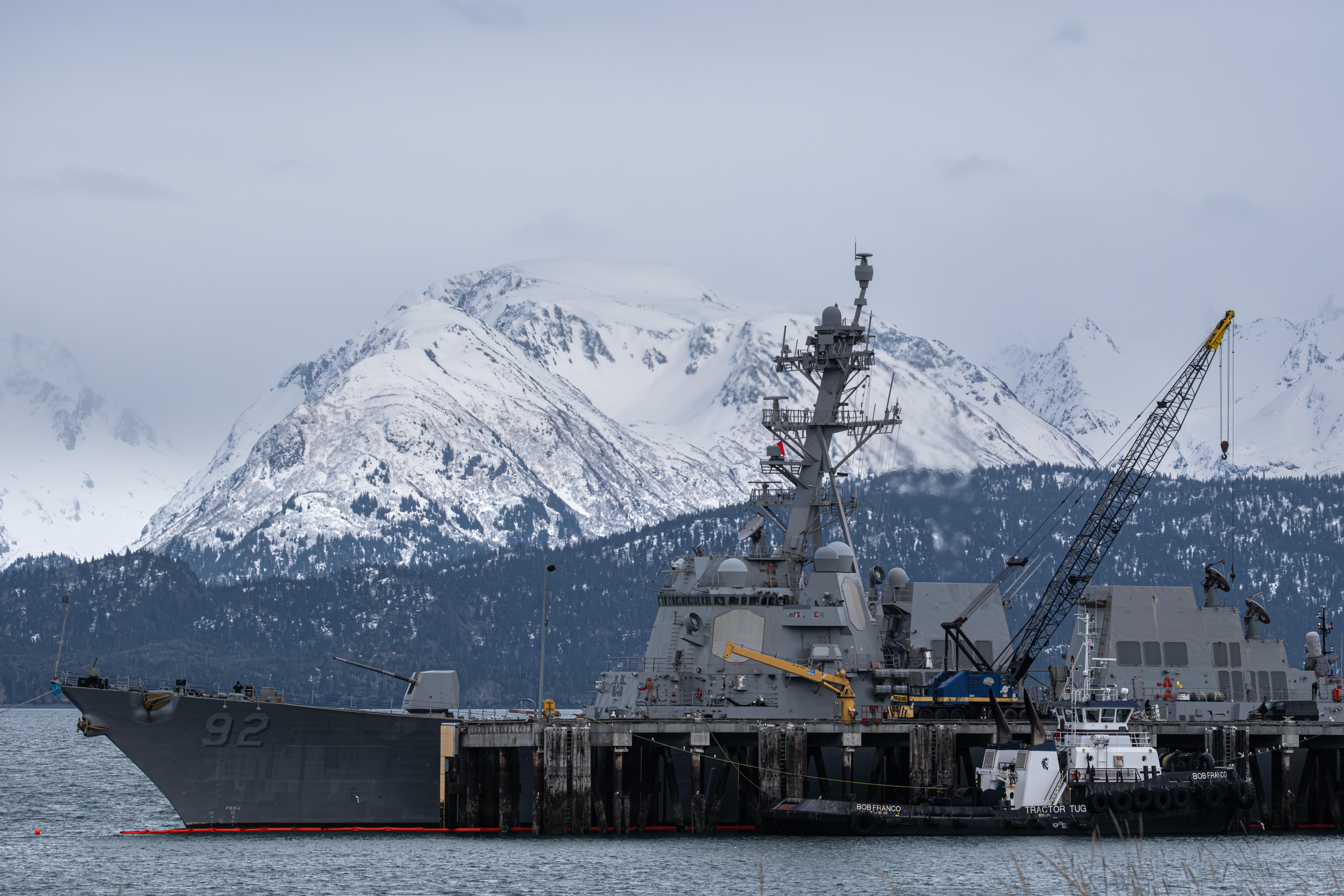 米海軍チャレンジ　USS MOMSEN Navy warship USS Momsen makes surprise visit to Homer