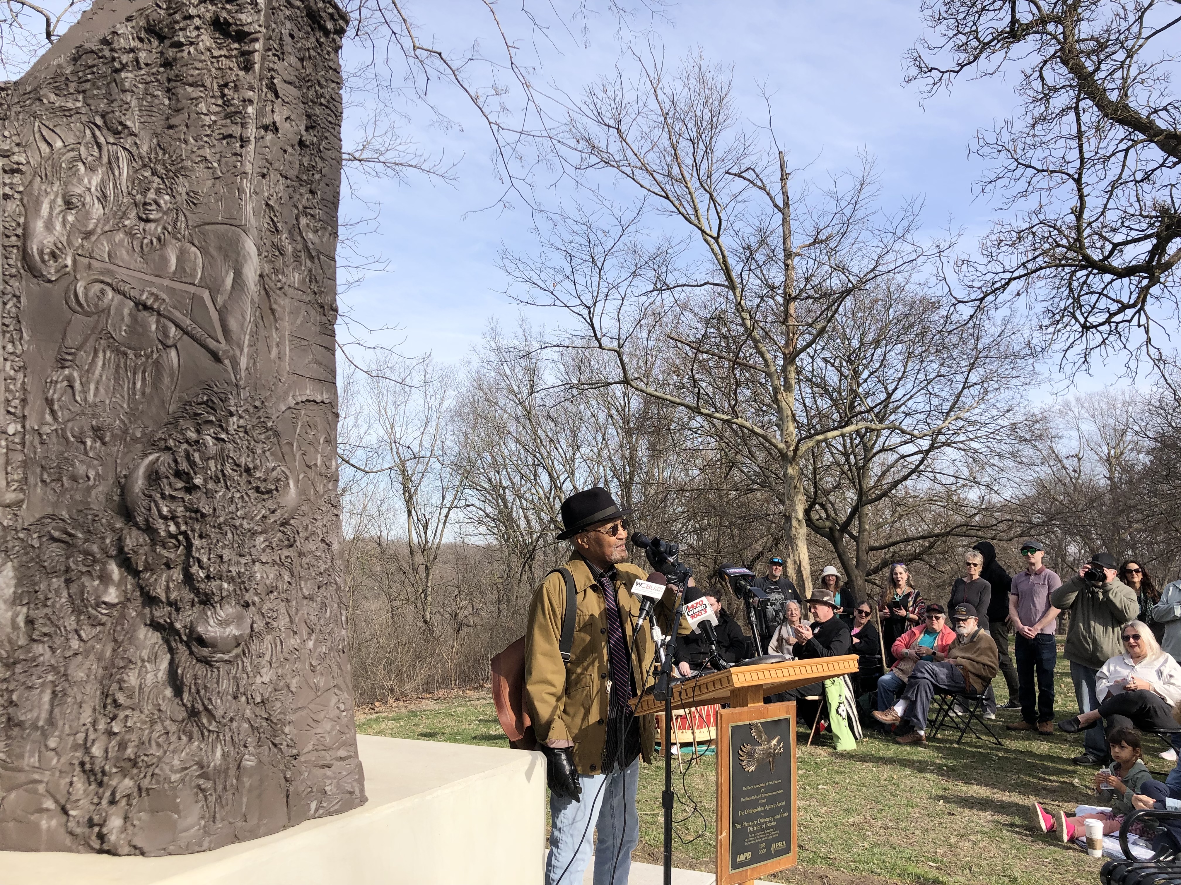 Peoria Park District dedicates artist's new Bradley Park sculpture