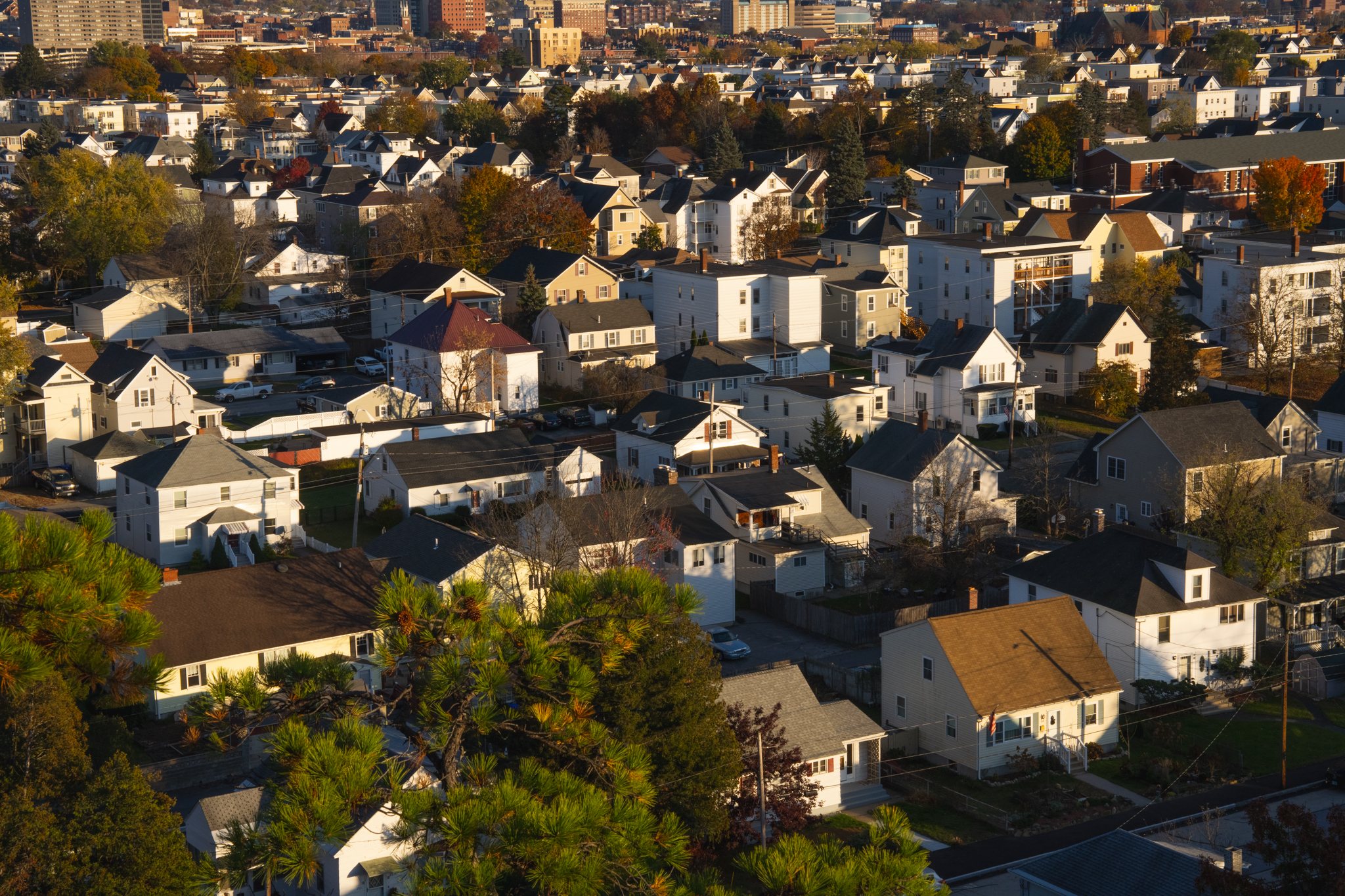 nhpr.org - Jackie Harris - Many NH homes sit empty despite a tight housing market