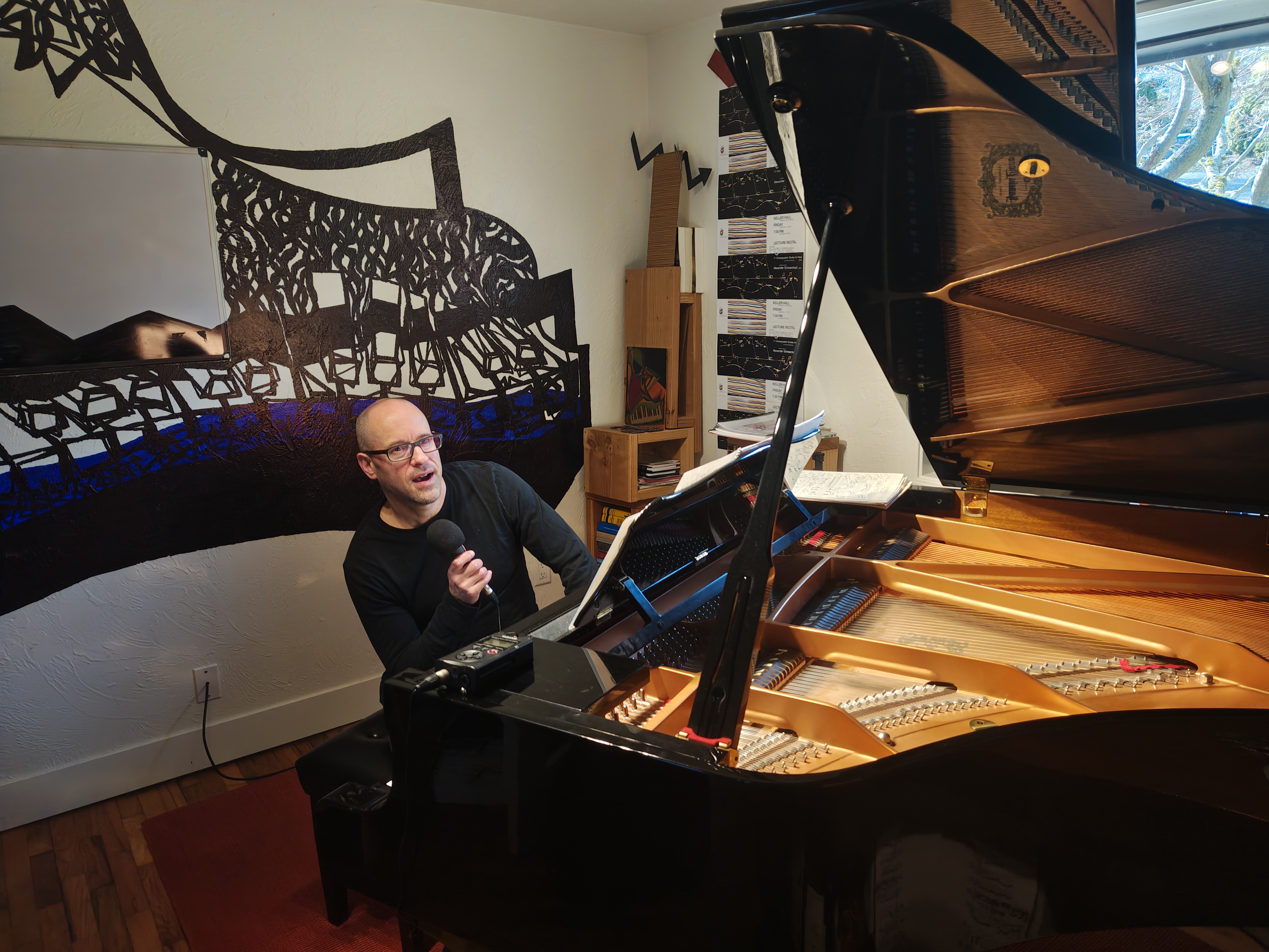 アート・デザイン・音楽 NATIONAL CHARACTERISTICS IN DESIGN Eugene composer explores the shape of sound in music and art