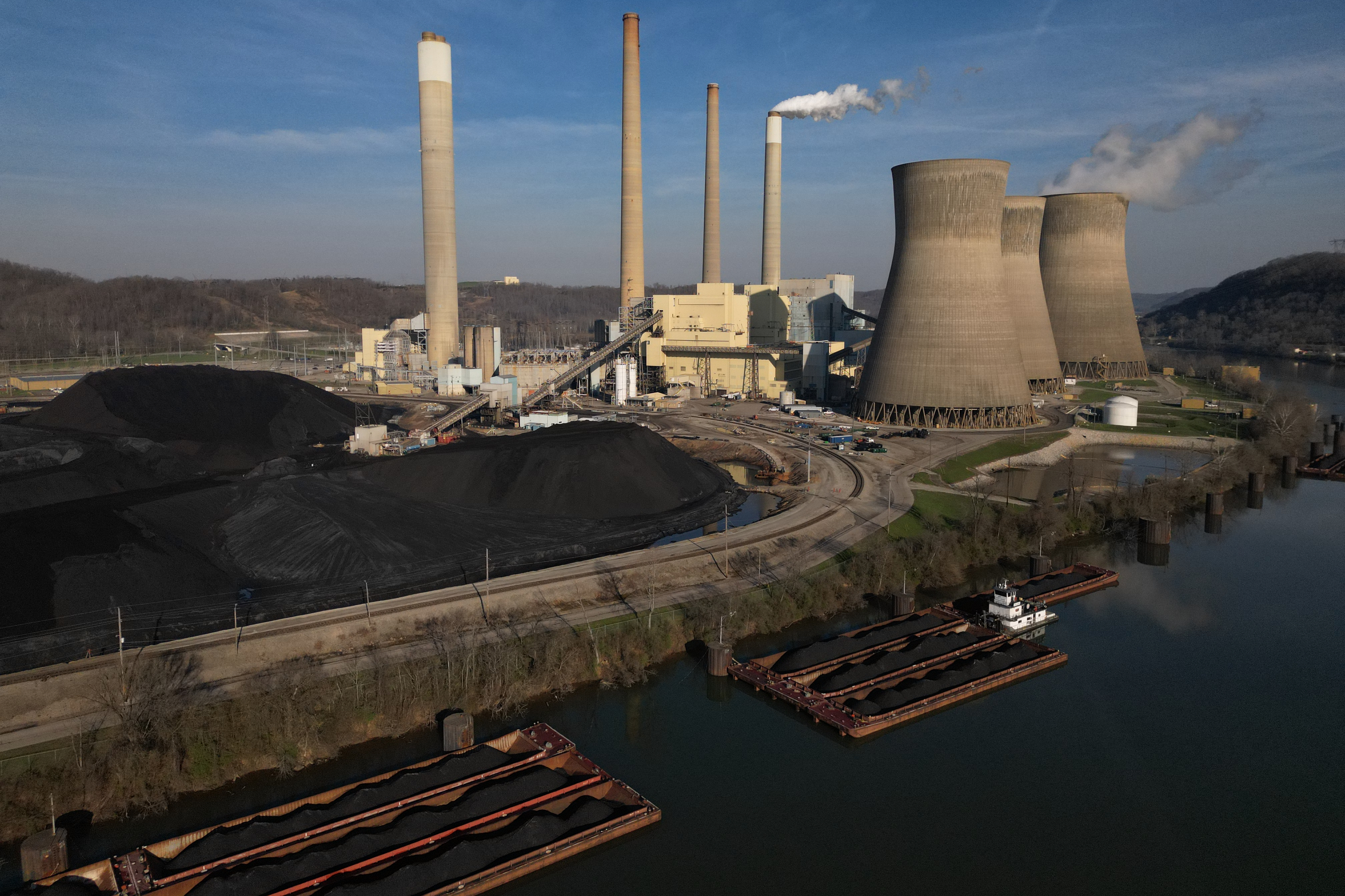 Trump uses orders and taxpayer money to keep coal plants operating