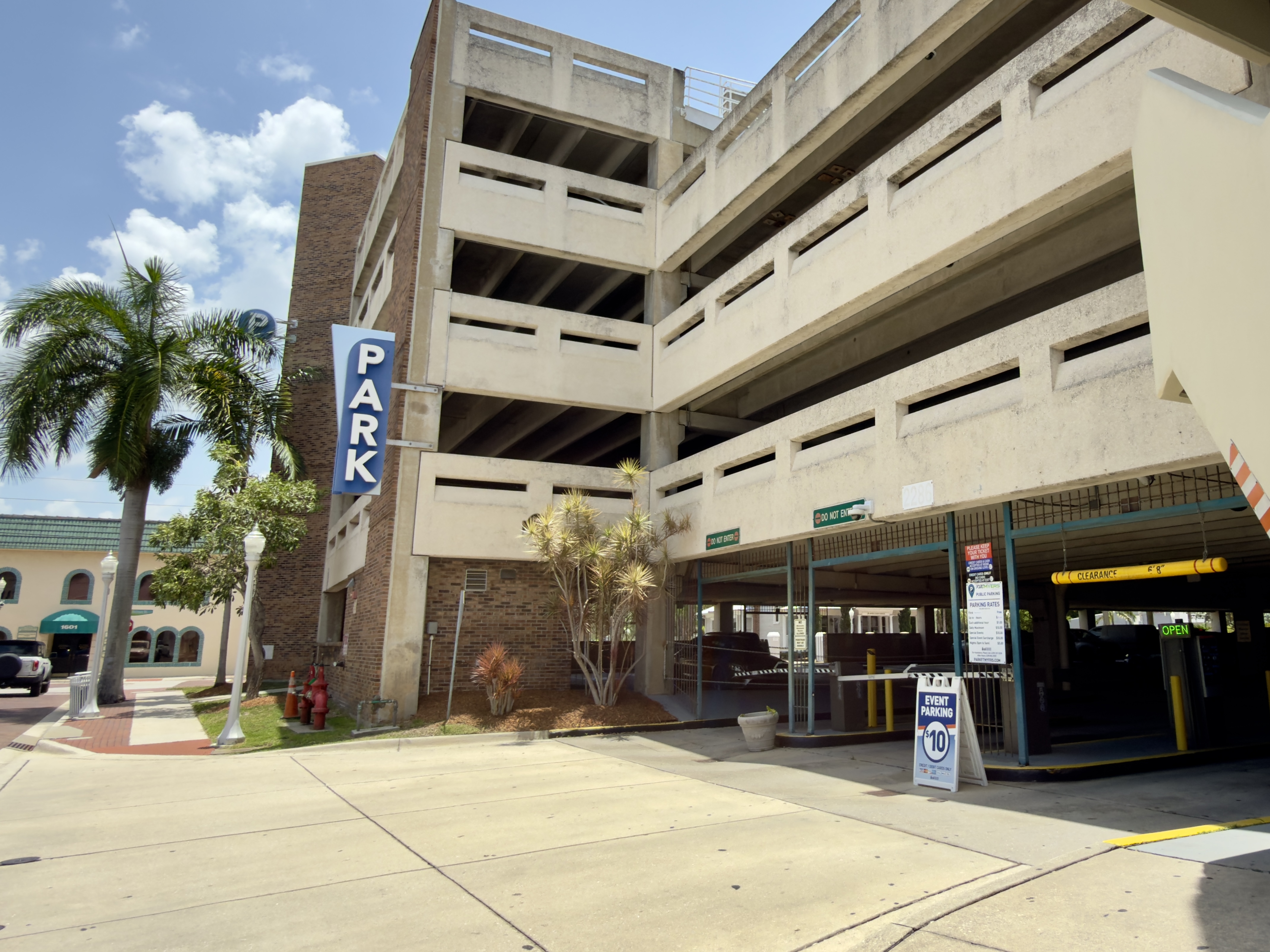 City of Palms new downtown parking program: How local business react to the change
