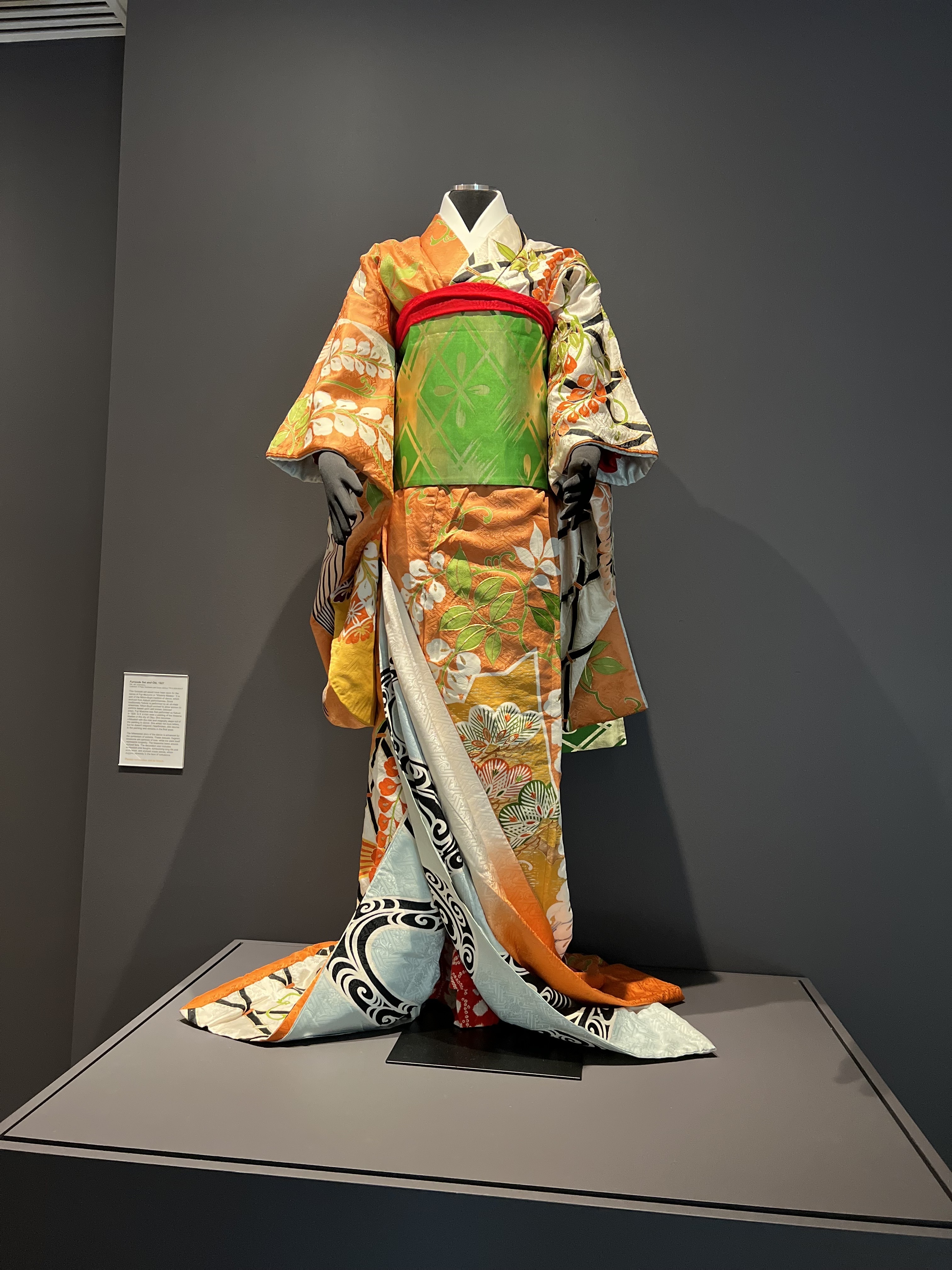 図録 特別展 きもの KIMONO Fashioning Identitie 特別展 きもの KIMONO: Fashioning Identities」[B230311] : 町