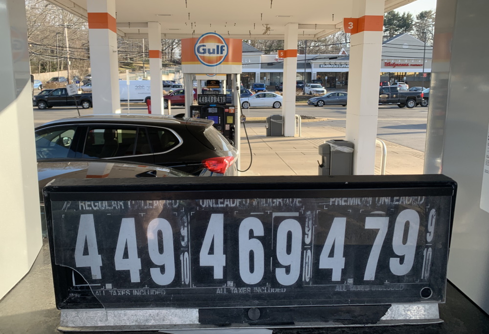 Gas prices continue to climb near $5 a gallon in Massachusetts, Connecticut - Vimarsana News