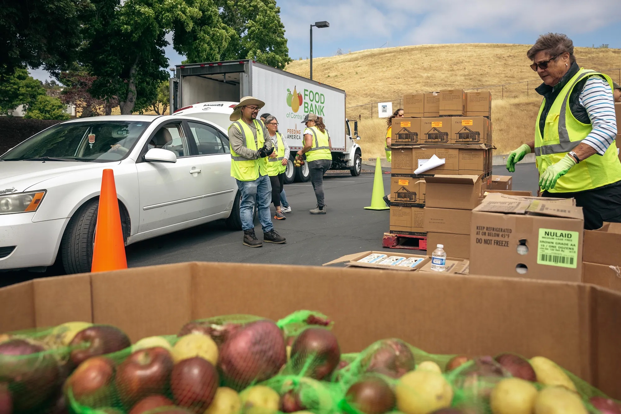 A catastrophic hunger crisis? California food banks are being flooded by  families seeking help | Jefferson Public Radio