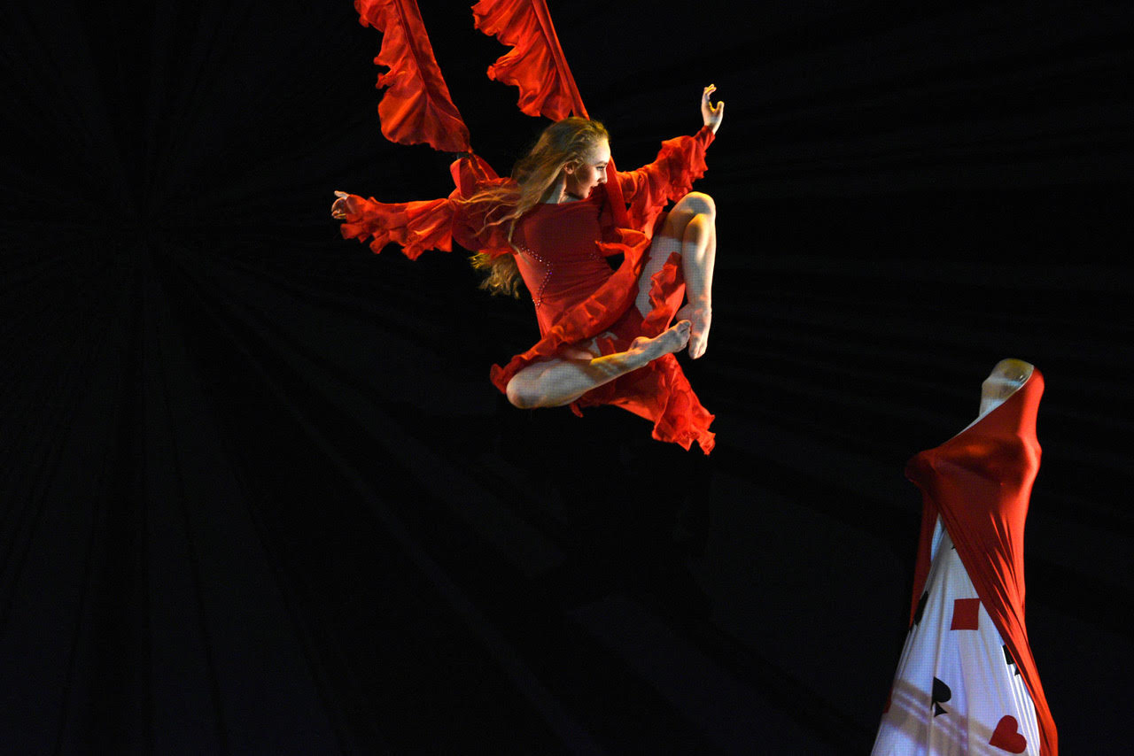 Dance, acrobatics, and magic come together to make MOMIX: ALICE