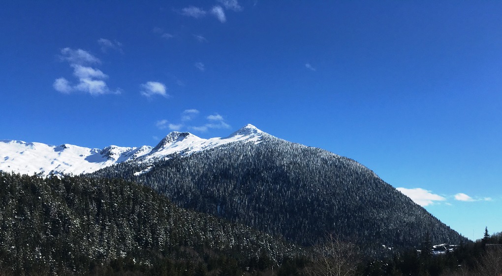 deer-mountain-in-the-snow.jpg
