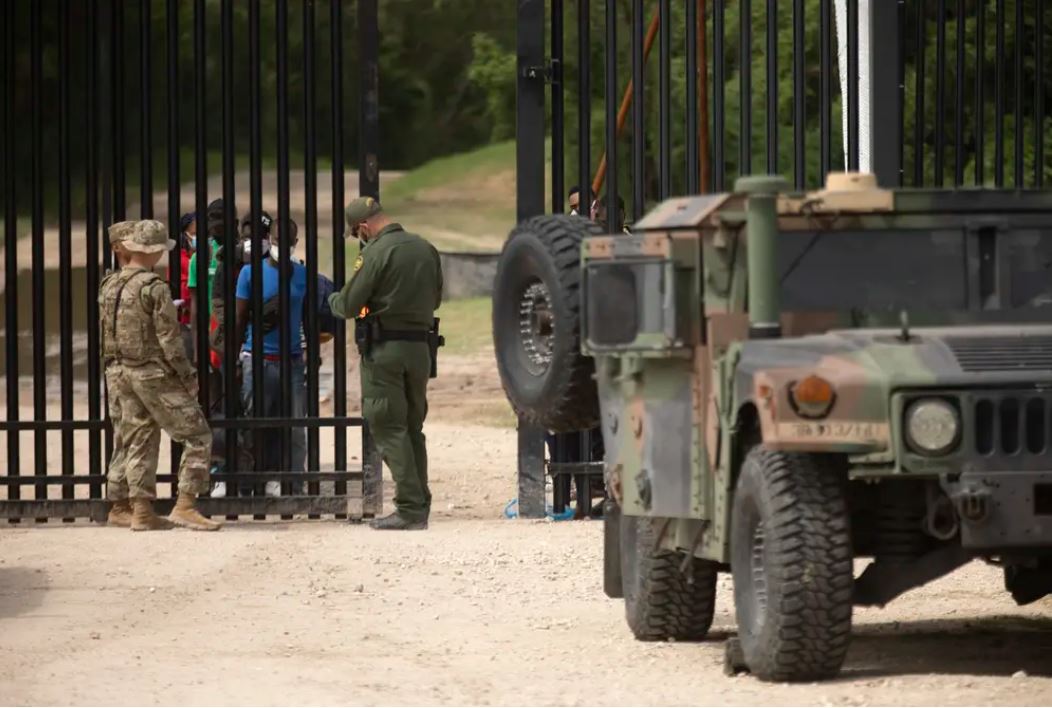 'I hate it here': National Guard members sound off on Texas border mission in leaked morale survey - Vimarsana News