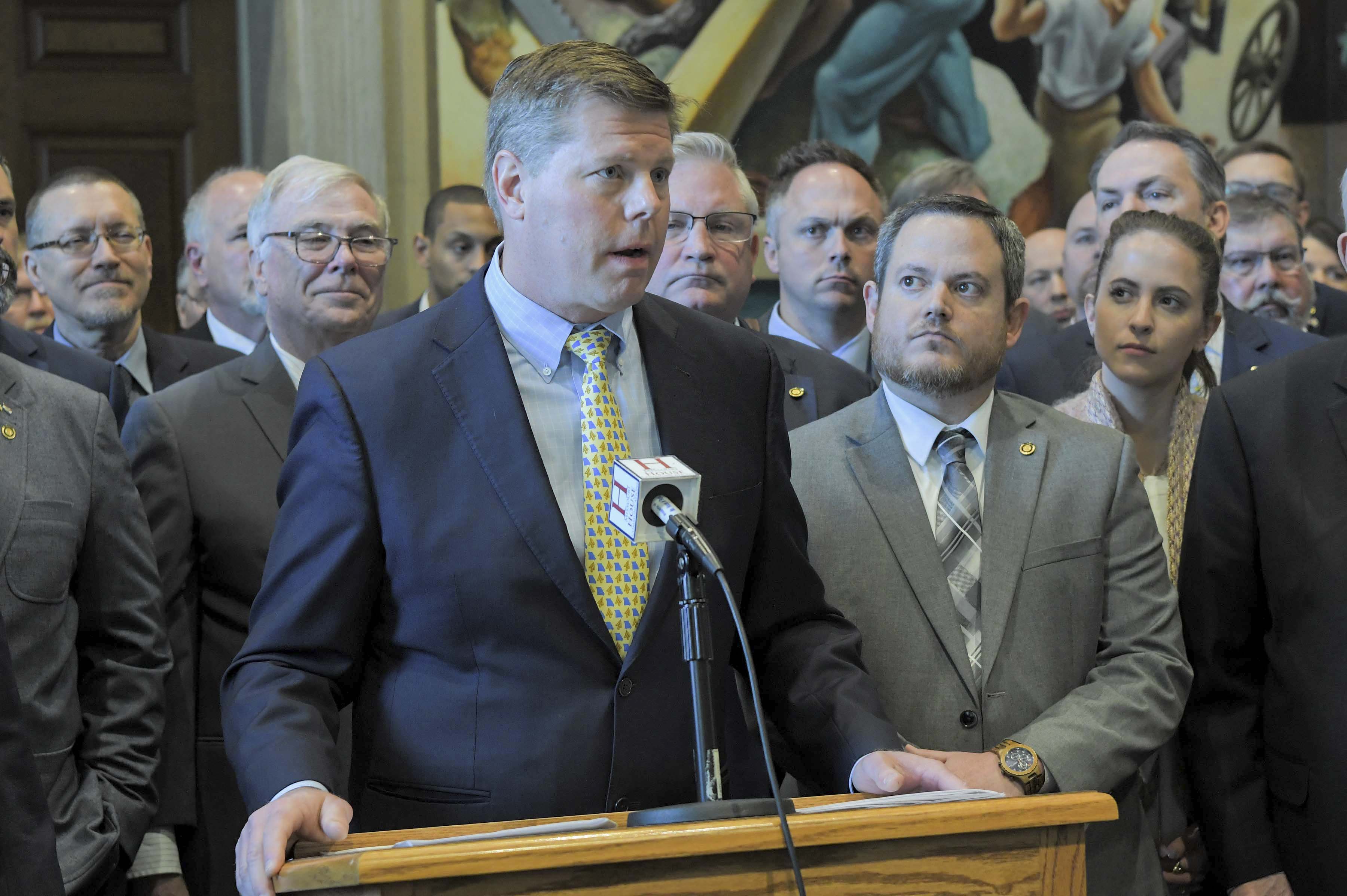 Missouri House passes restrictions on youth access to gender-affirming health care - Vimarsana News