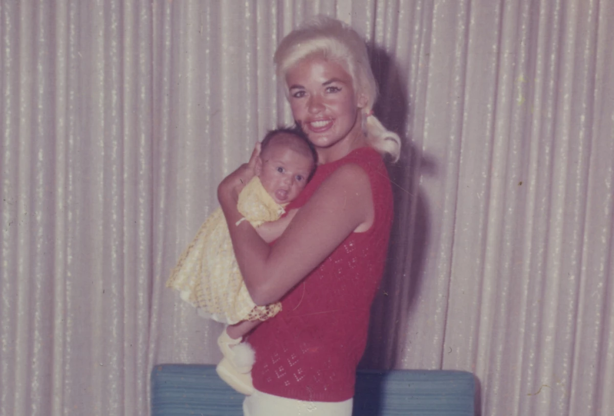 The new HBO documentary My Mom Jayne is an effective, empathetic study of love and family.