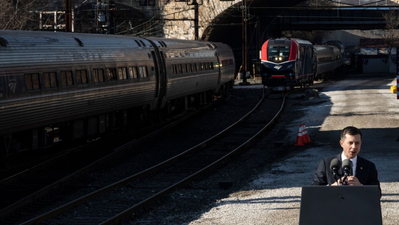Why the White House hasn’t benefited much from investing in infrastructure Why the White House hasn’t benefited much from investing in infrastructure