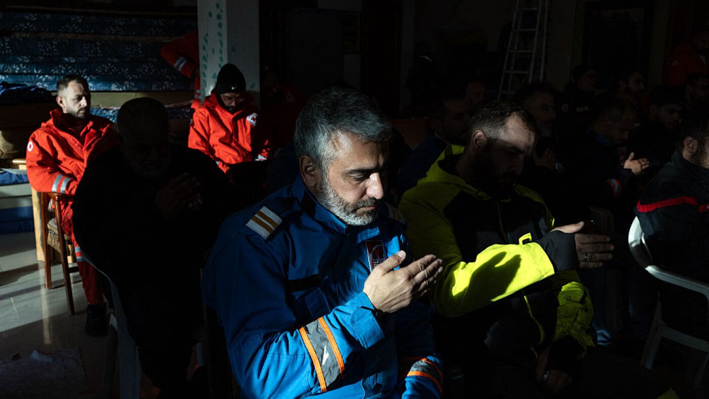 U.S. troops injured in attack on Saudi base as the war reaches one month