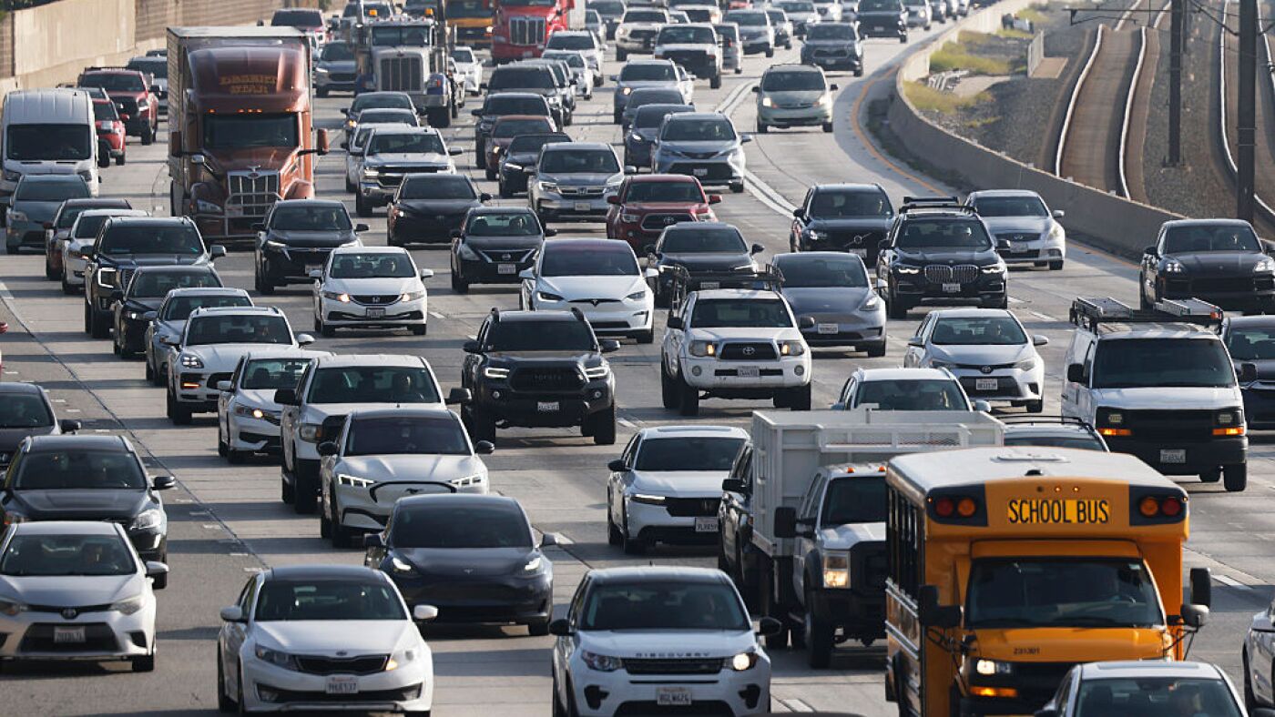 Traffic congestion hits a record high, spreading to more hours of the week