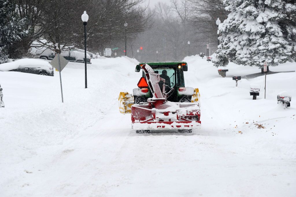 Lake effect snow is expected to continue pummeling parts of the Northeast and Midwest Lake effect snow is expected to continue pummeling parts of the Northeast and Midwest