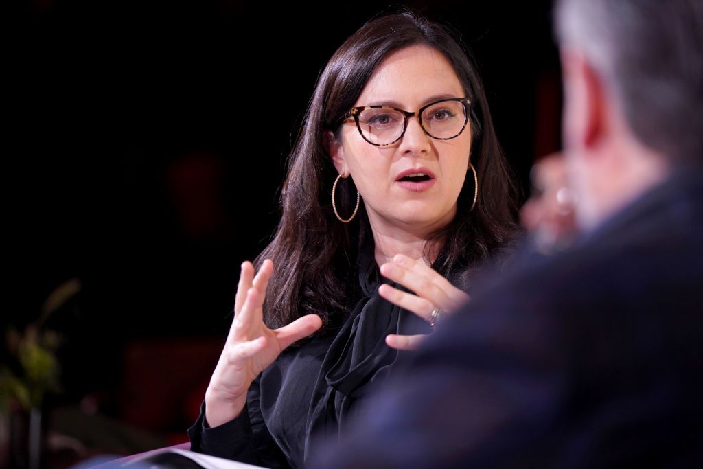 CBS News chief Bari Weiss pulls '60 Minutes' story, sparking outcry CBS News chief Bari Weiss pulls '60 Minutes' story, sparking outcry