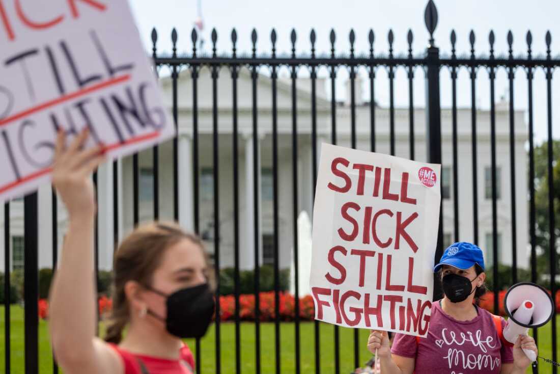 Washington DC, USA- September 19: Protestors march outside the White House to call attention to those suffering from Myalgic Encephalomyelitis and âlong Covidâ on September 19th, 2022 in Washington, DC. (Photo by Nathan Posner/Anadolu Agency via Getty Images)