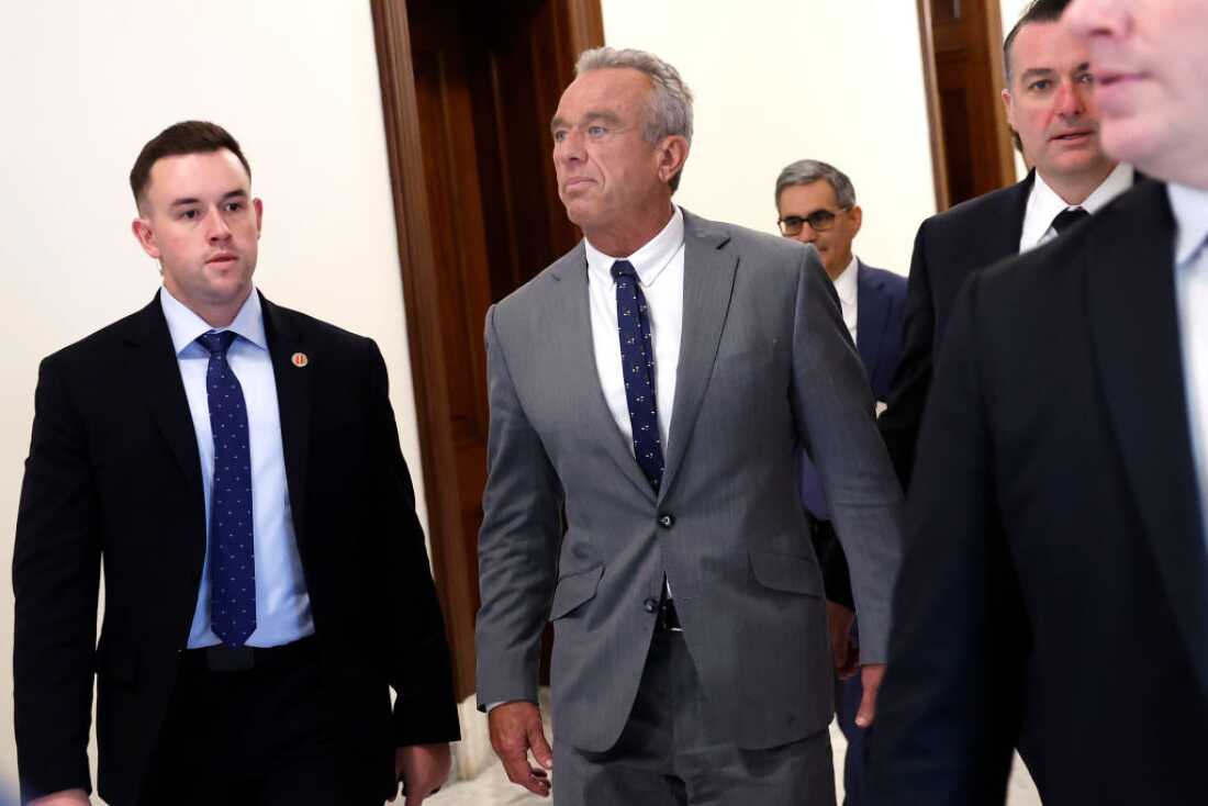 robert kennedy jr tobacco did smoke cigarettes RFK Jr. Argues Vapes Are GoodUsing Vape Brand's Marketing RFK Jr strongly endorses tobacco