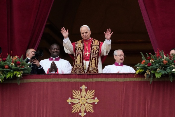 The pope urges the faithful on Christmas to shed indifference in the face of suffering