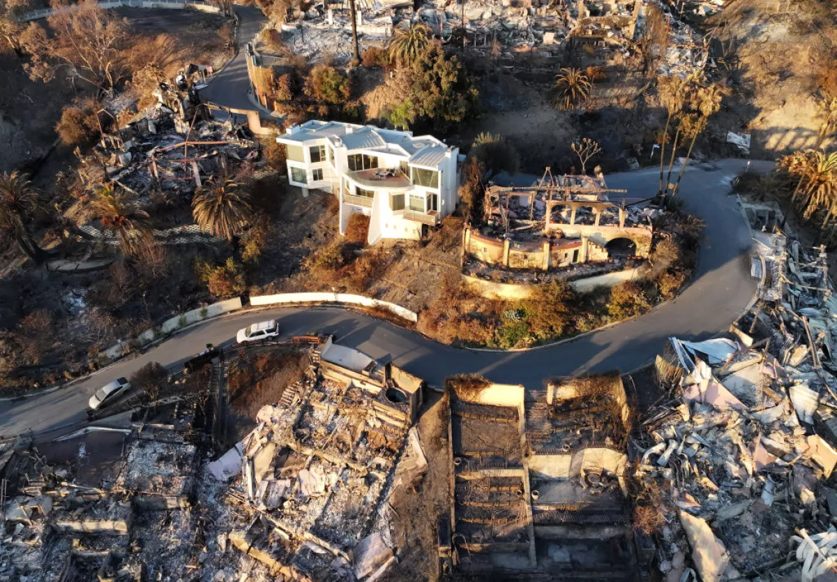 Even in extreme winds and intense heat, some homes remain standing. Fire experts are finding there's a lot homeowners can do to increase the chances a house survives.