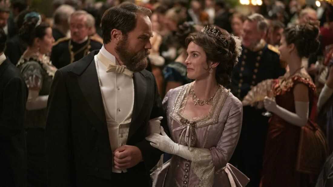 Michael Shannon plays President James Garfield and Betty Gilpin is First Lady Crete Garfield in Death By Lightning.