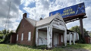 Ryan Routh’s former business headquarters in Greensboro, N.C., was also the scene of one of his most serious crimes. After an officer spotted a machine gun in Routh’s car during a traffic stop, Routh sped away and barricaded himself inside this building with explosives. Hours later, police special teams managed to defuse the situation. Routh was convicted of a felony for possession of a weapon of mass destruction.