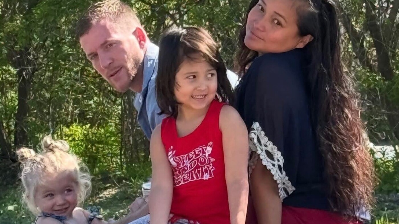 Diet support for brand spanking new mother and father in danger from federal shutdown : NPR