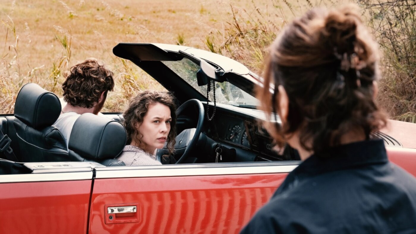 Extraños se unen después de un accidente automovilístico: NPR
|