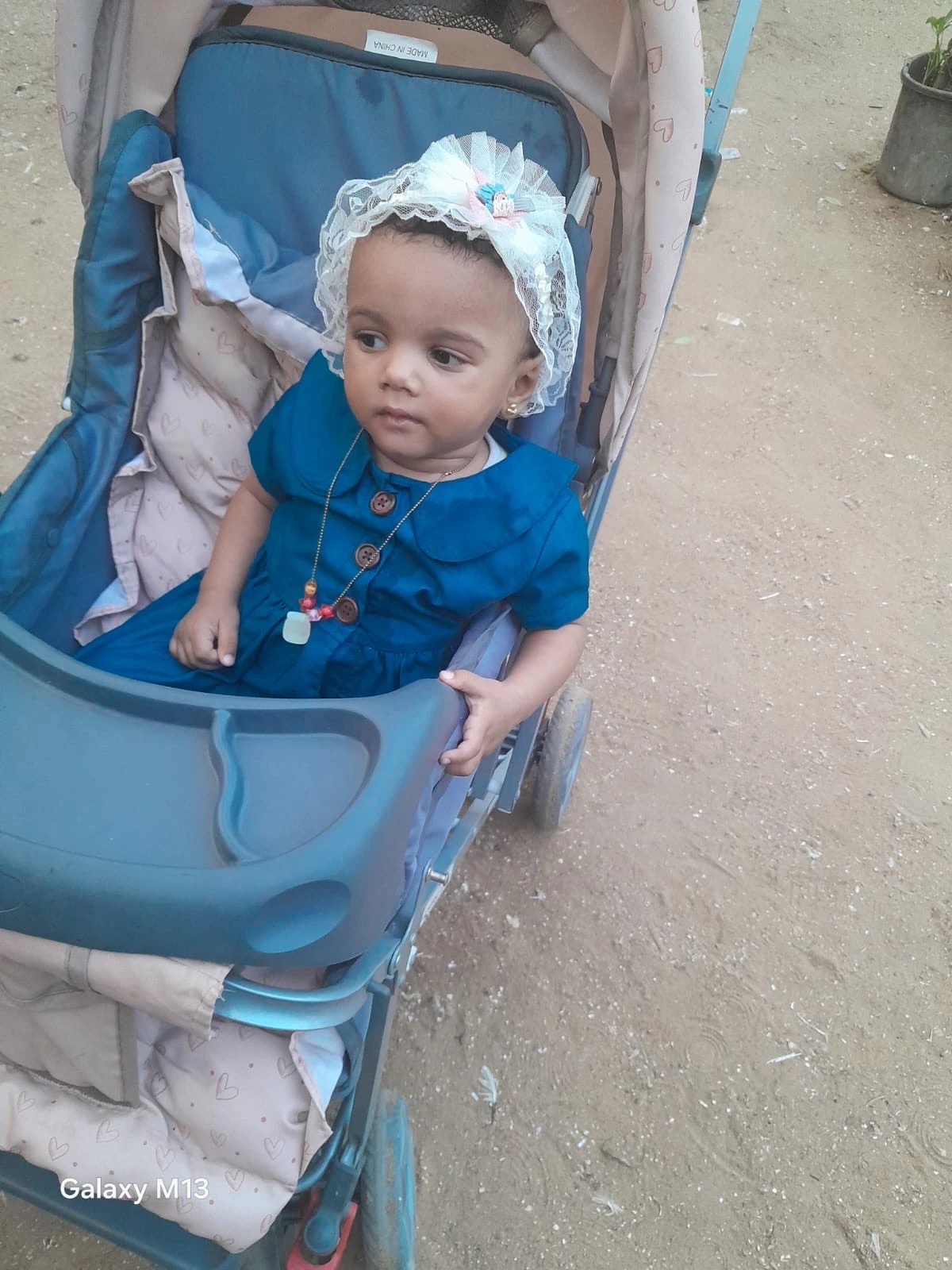 In August, Malak is taken to a park in Deir al-Balah for the first time in weeks. Abu Khatleh had feared taking her out the previous month due to ongoing fighting.