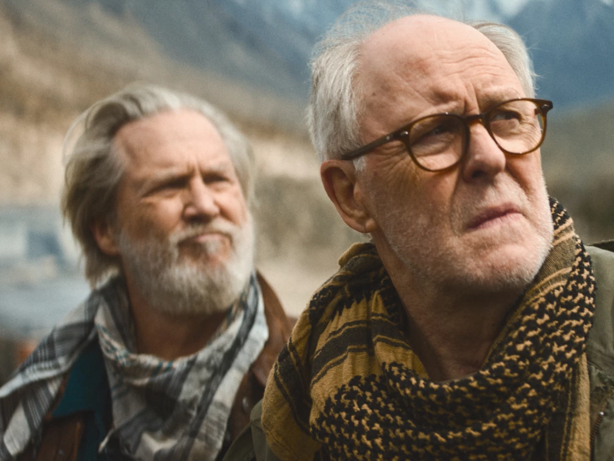 In The Old Man, Jeff Bridges plays Dan Chase and John Lithgow plays Harold Harper.