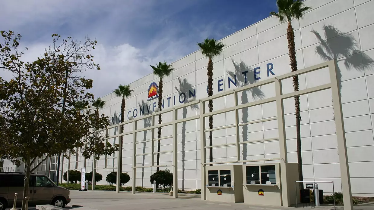 Ontario voters reject union backed hospitality measures, early election results show