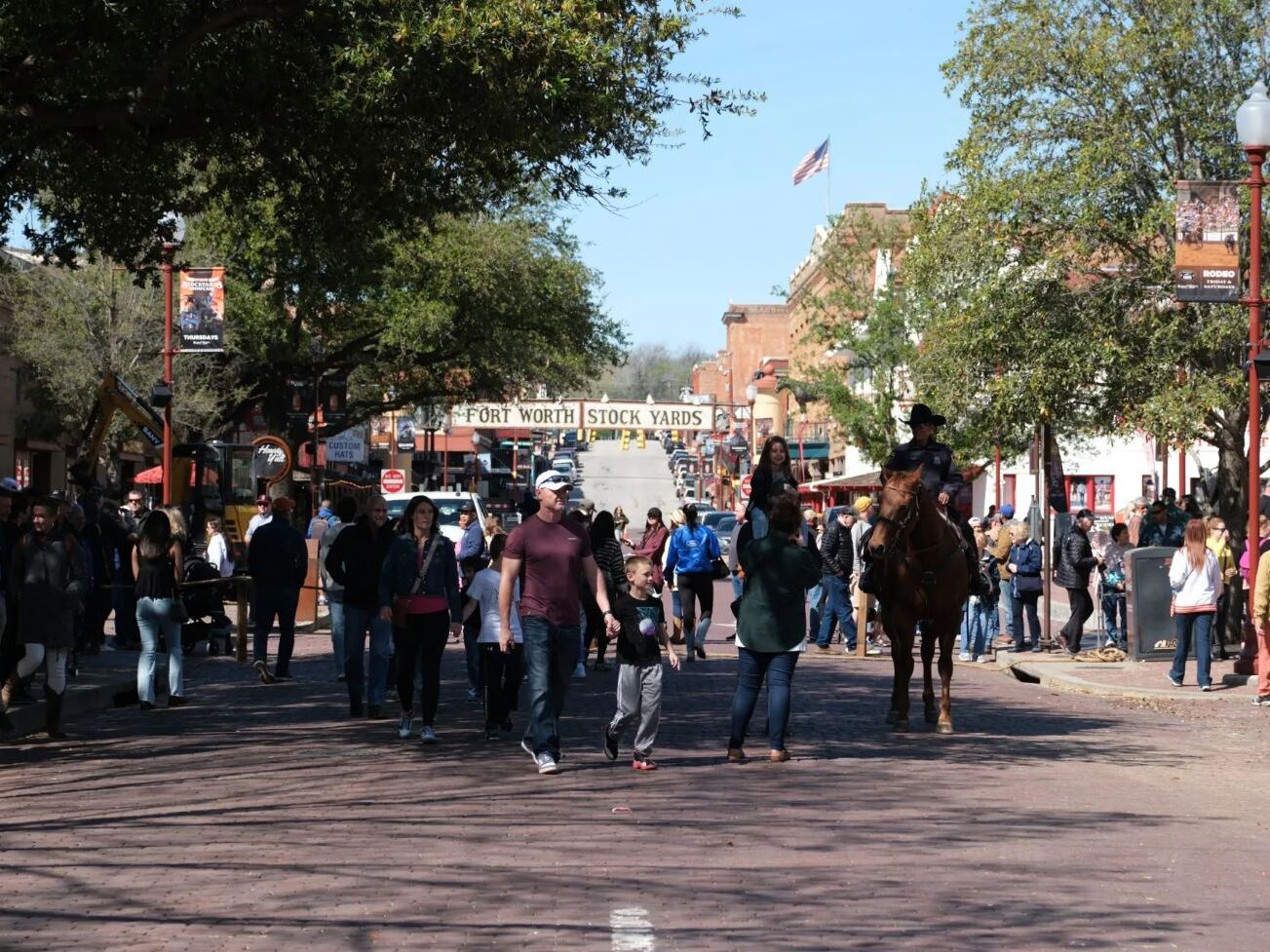 Fort Worth riders upset as Stockyards, police regulate horseback traffic for public safety