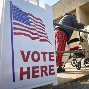Voters in Kansas City, Kansas, showing up at the Wyandotte County Election office for the last minutes of early voting on Nov. 7, 2022.