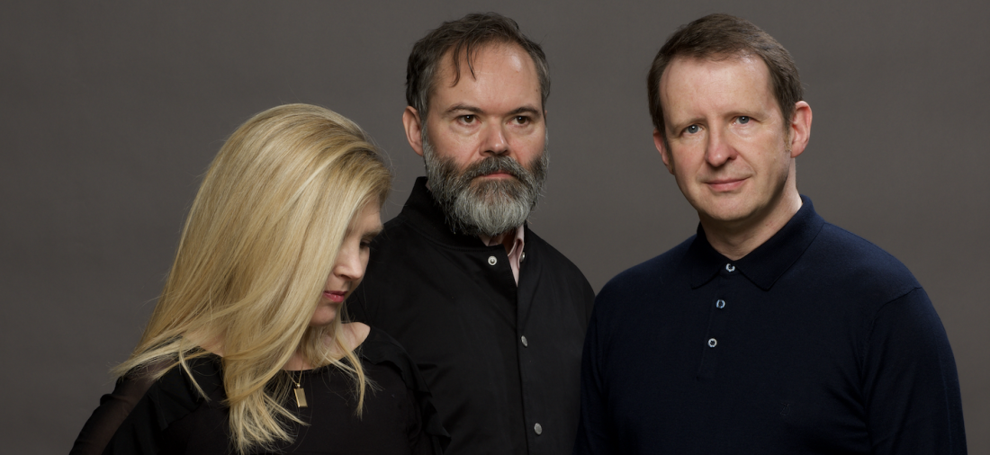 Sarah Cracknell, Pete Wiggs e Bob Stanley, de Saint Etienne.