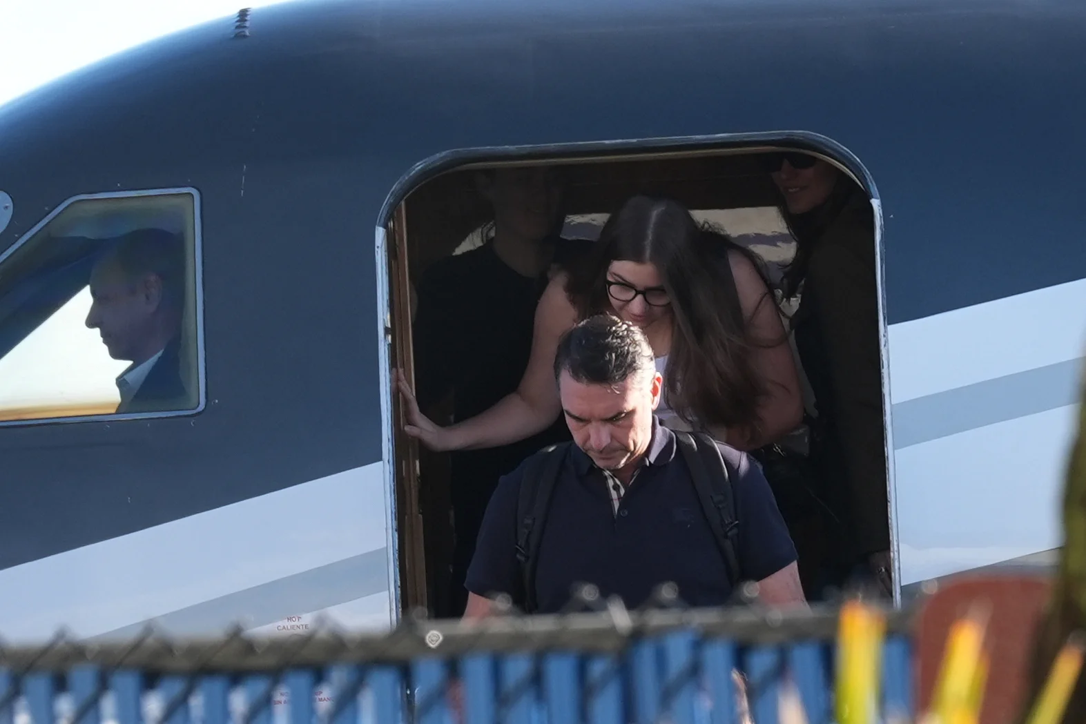 Flávio Bolsonaro arrives in Florida after fleeing Brazil