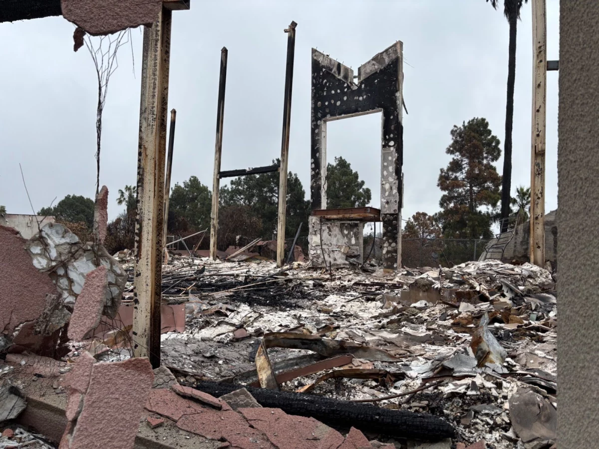 Palisades Presbyterian had installed a large pipe organ during a building project in the 1990s. The organ and the building itself are now gone.