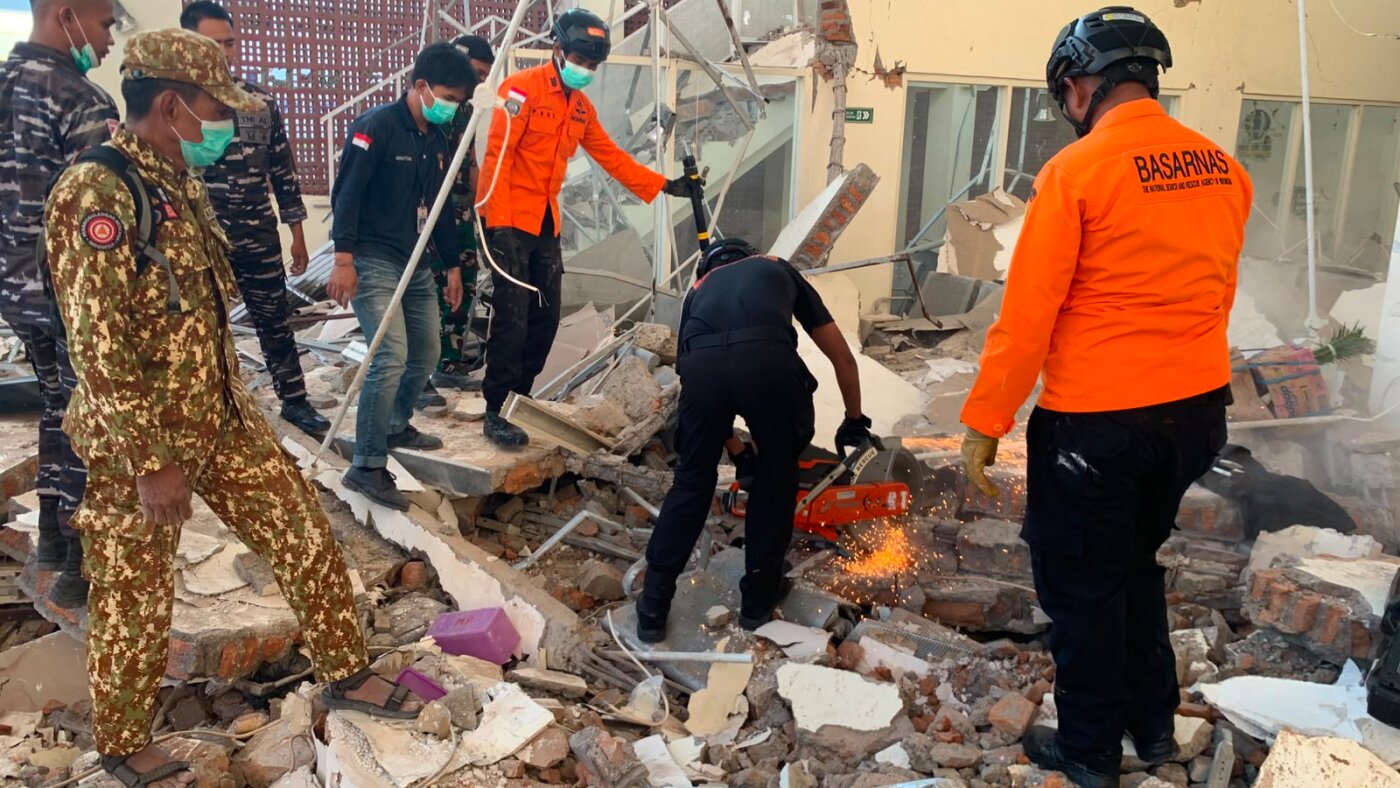 Magnitude 7.7 earthquake strikes off Indonesia’s coast, killing at least 20 : NPR