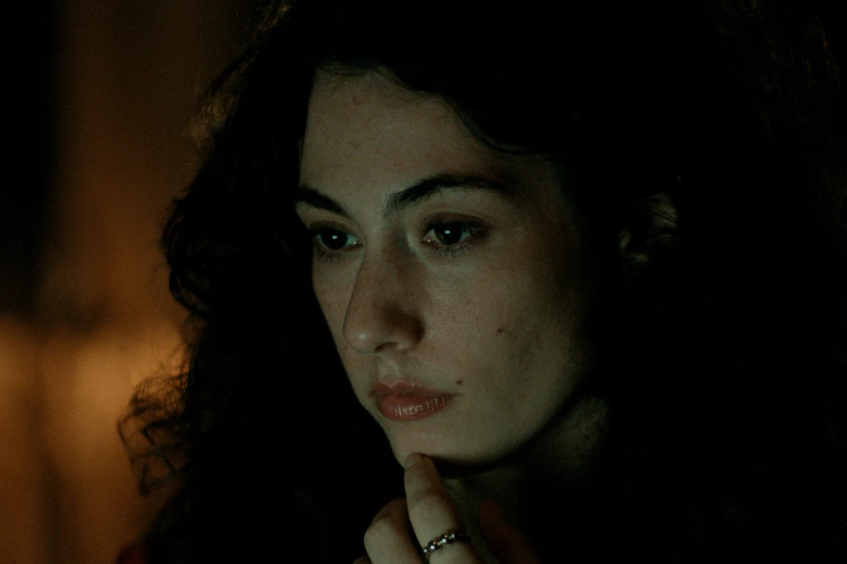 Amy Zimmer plays Sasha as an adult.