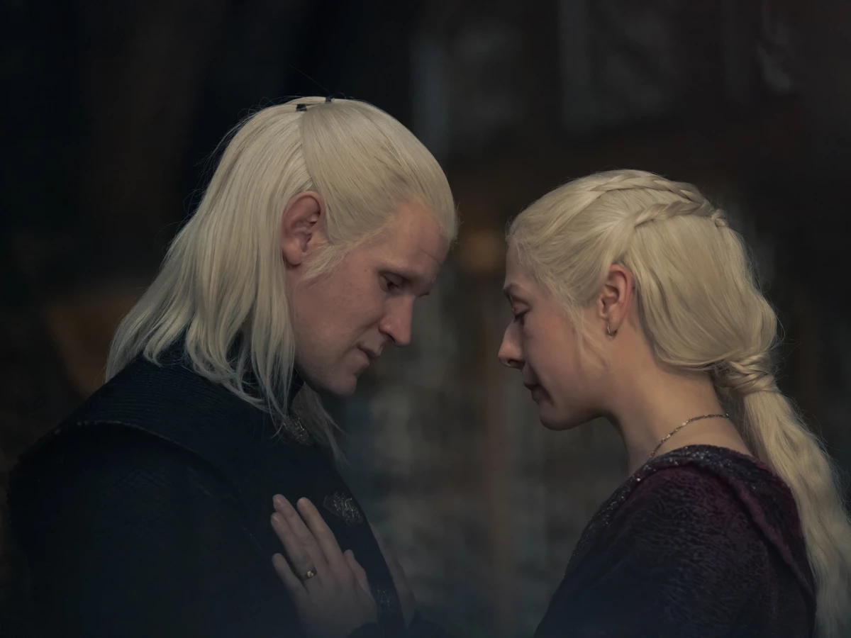 Daemon (Matt Smith) and Rhaenyra (Emma D'Arcy).