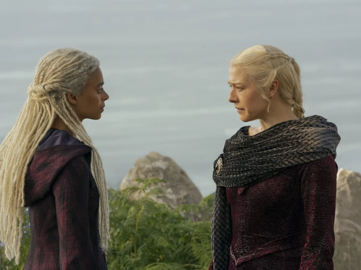 Rhaena (Phoebe Campell) and Rhaenyra (Emma D'Arcy).