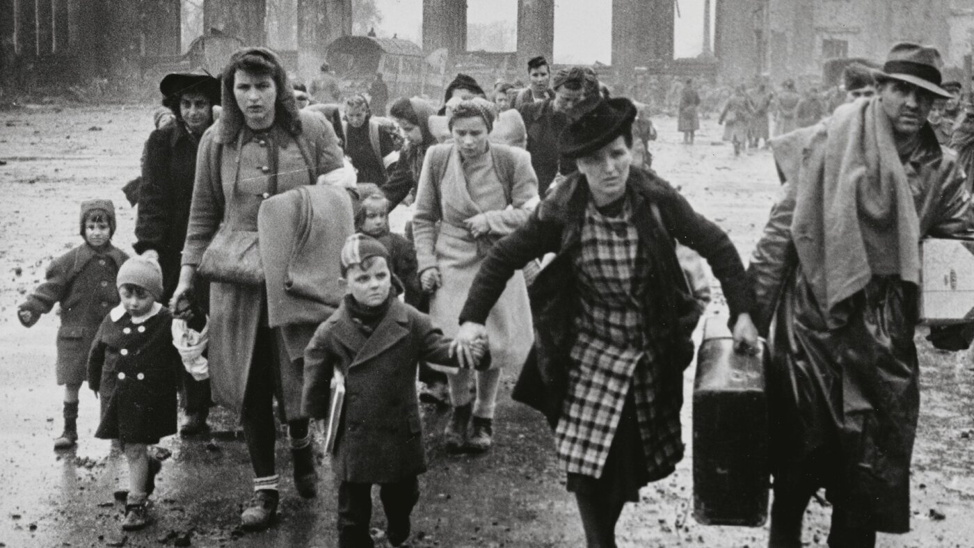 Nazi Berlin’indeki günlük yaşamı konu alan ‘Hayatta Kal’, geçinmenin ne kadar kolay olduğunu gösteriyor